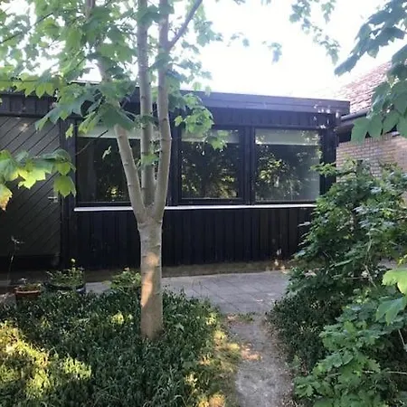 民宿 Anneks Ved Ostera *